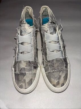 Blowfish Light / dark Gray camo Canvas High-Top Sneaker size 8.5/9